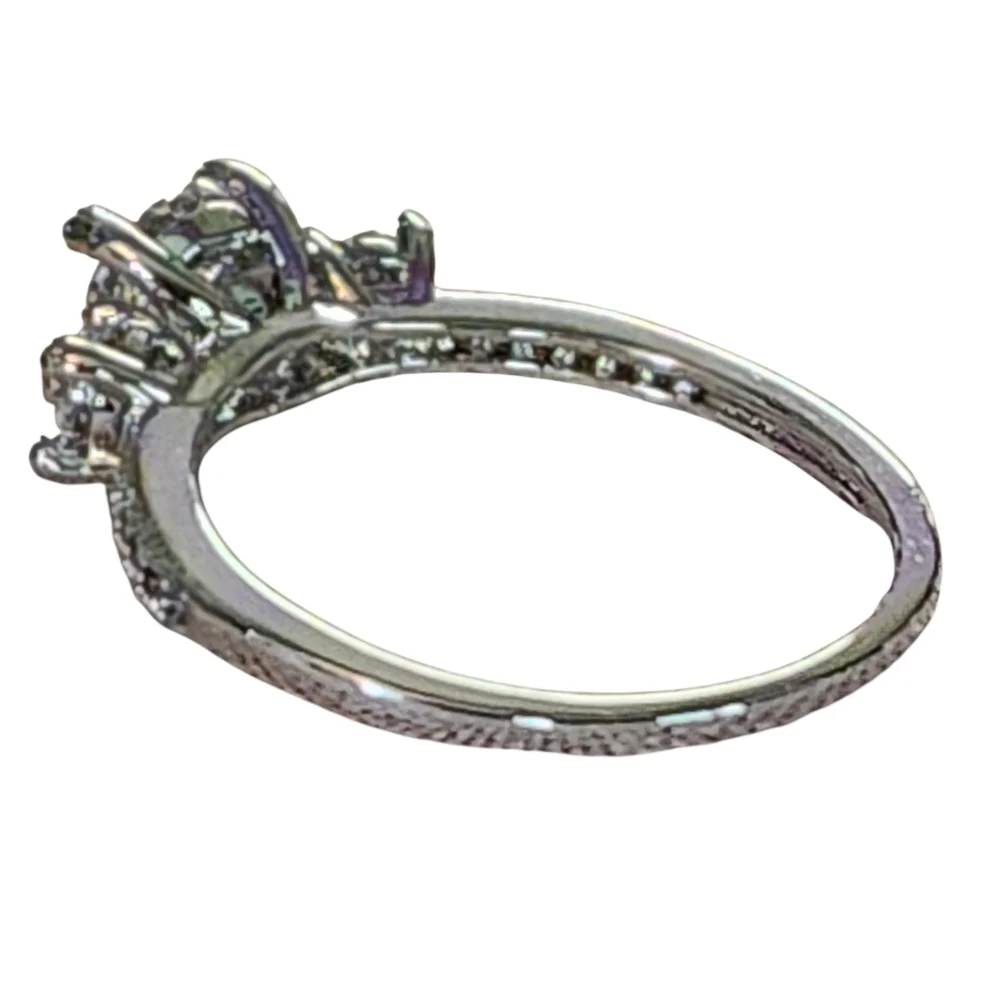 💍NEW & BEAUTIFUL💍 Three Stone Round CZ Engagement Ring Silver Tone Pave Size 9